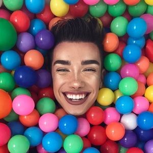 Meet your Posher, Adrienne